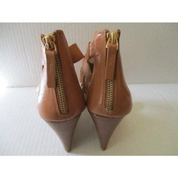 *Nine West Camel Gladiator Style Zip Back Sandals - Picture 4 of 6